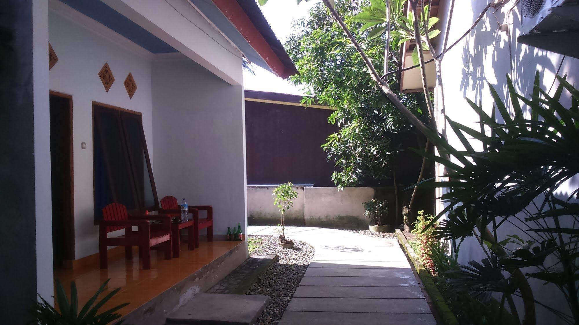 Family Garden Homestay Mangsit Eksteriør billede