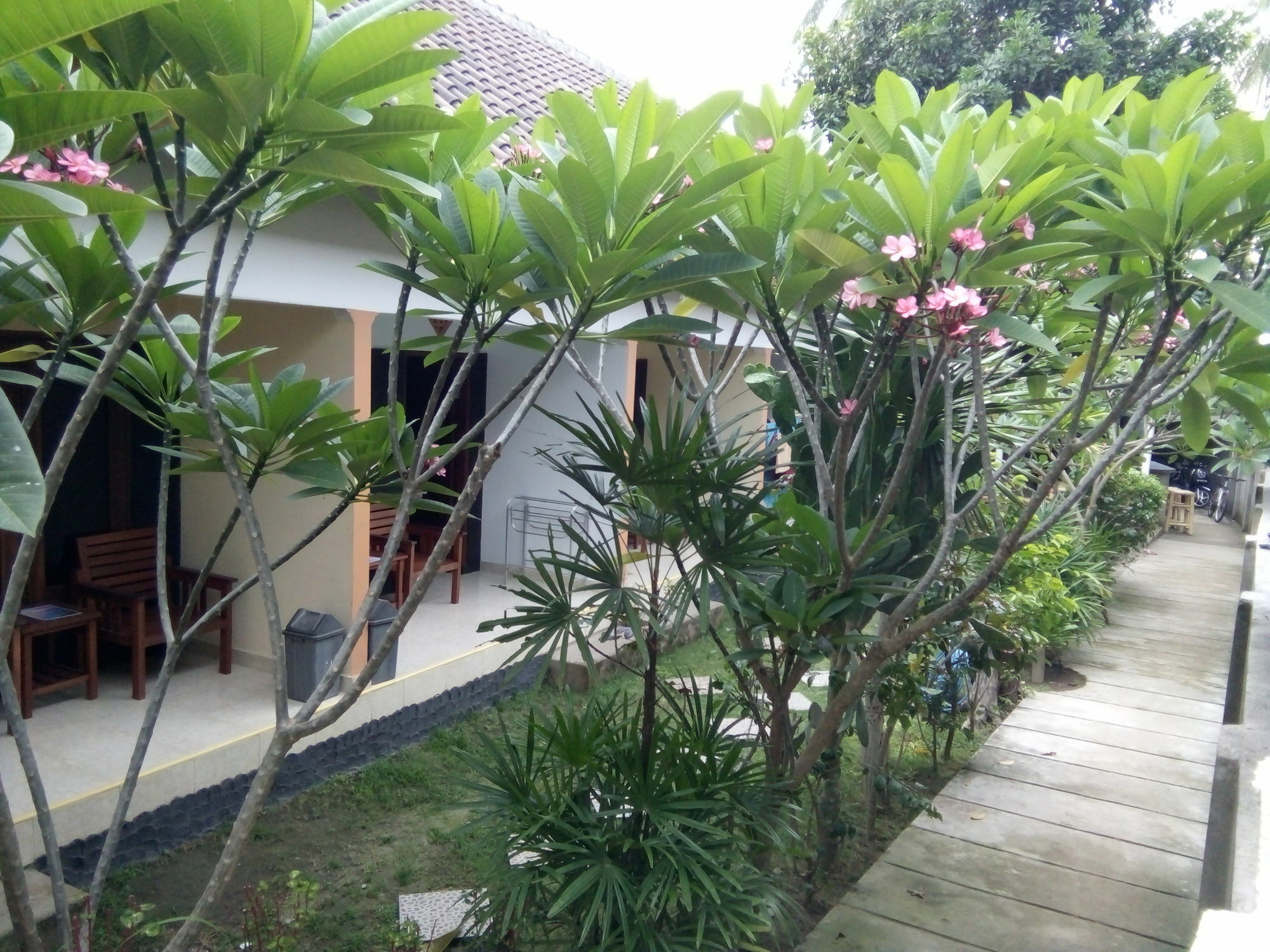 Family Garden Homestay Mangsit Eksteriør billede